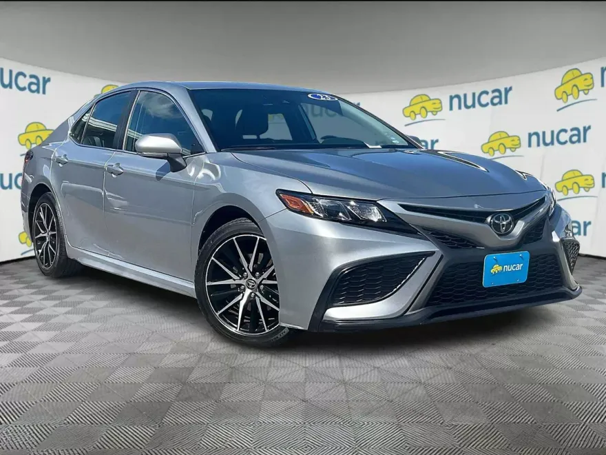 2023 Toyota Camry SE photo 1