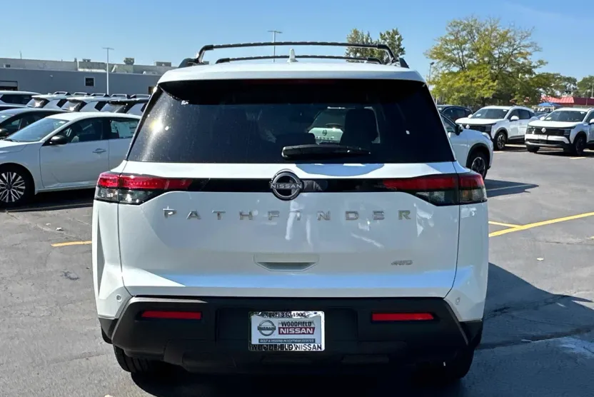 2025 Nissan Pathfinder SV photo 1