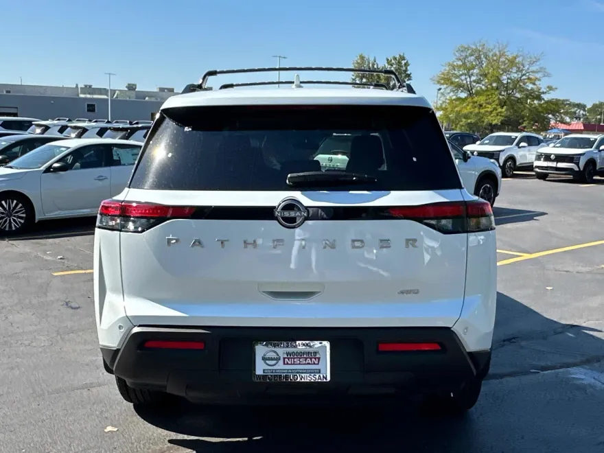 2025 Nissan Pathfinder SV photo 1