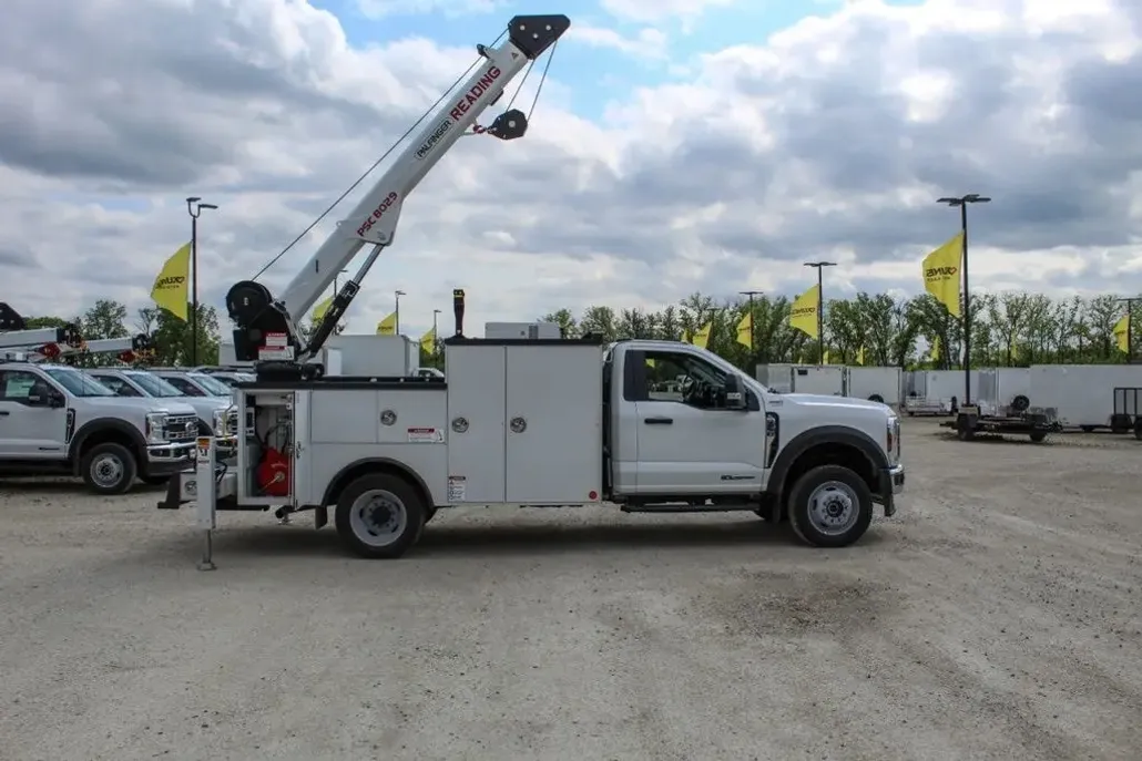2025 Ford F-550 XL photo 1