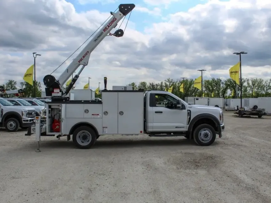 2025 Ford F-550 XL photo 1