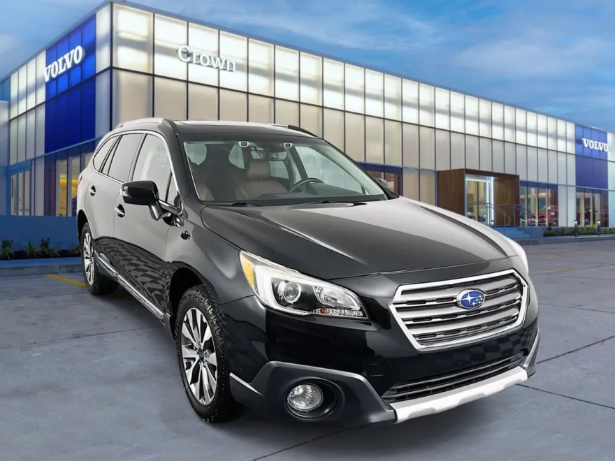 2017 Subaru Outback 3.6R Touring photo 1