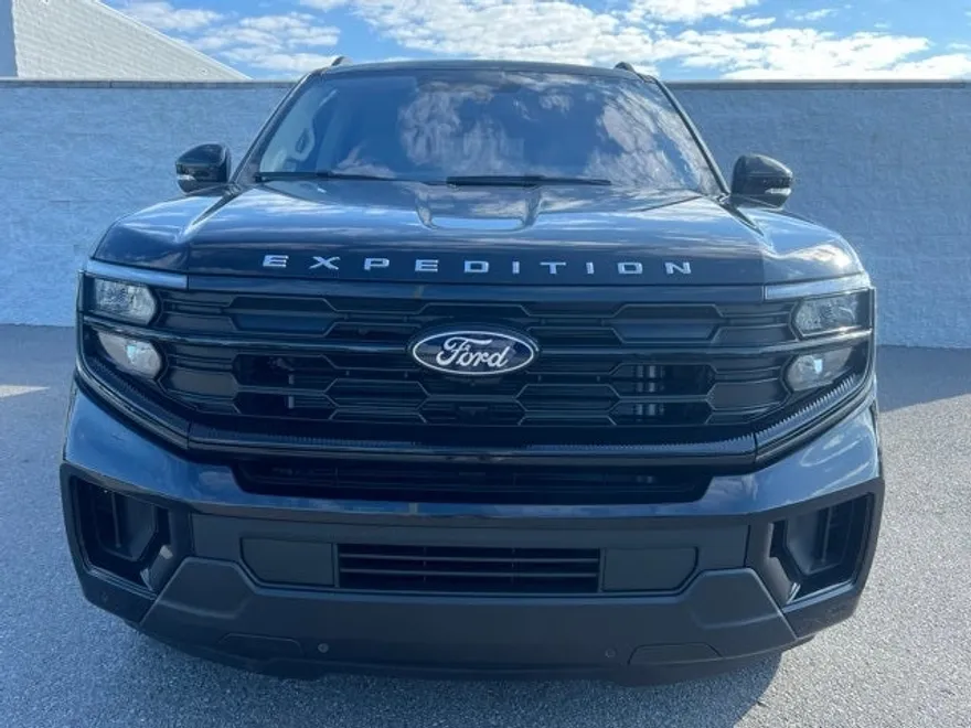 2025 Ford Expedition MAX photo 1