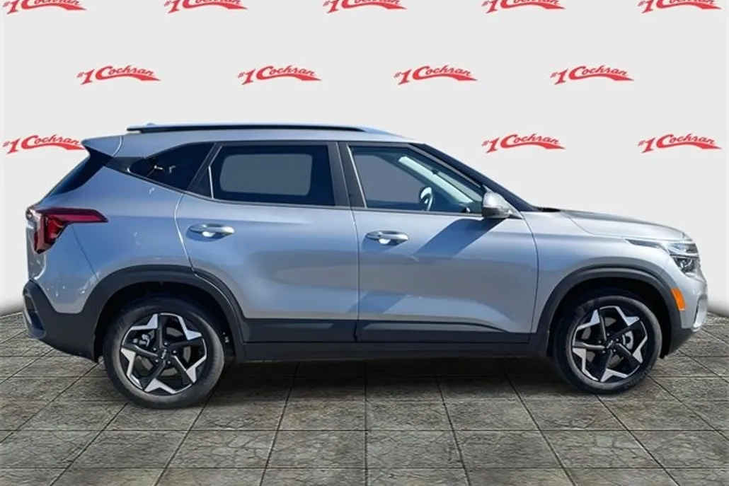 2025 Kia Seltos S photo 1