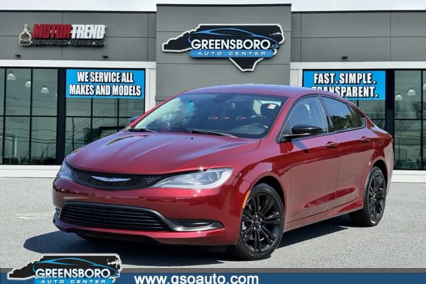 2017 Chrysler 200 LX photo 1