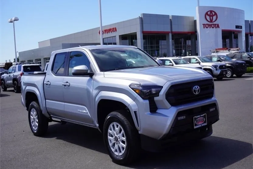 2025 Toyota Tacoma SR5 4x4 Double Cab photo 1