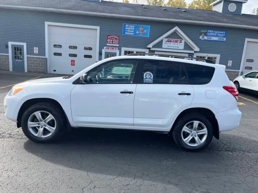2010 Toyota RAV4 Base photo 1