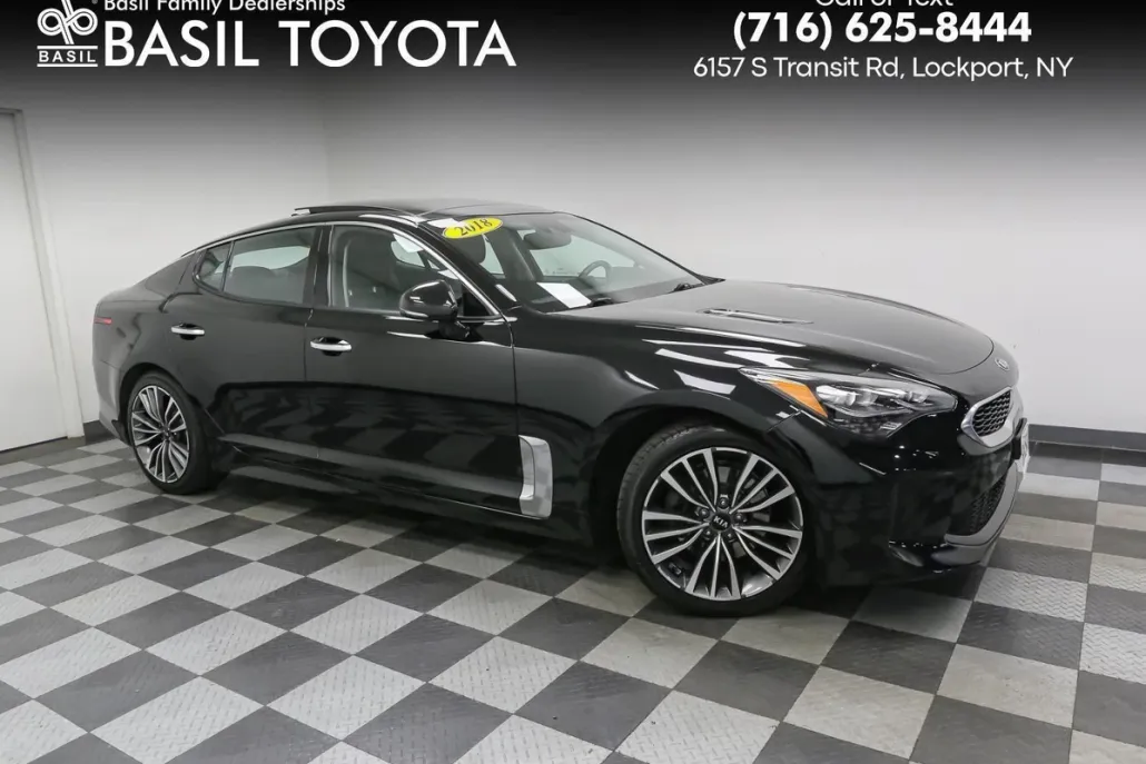 2018 Kia Stinger Premium photo 1