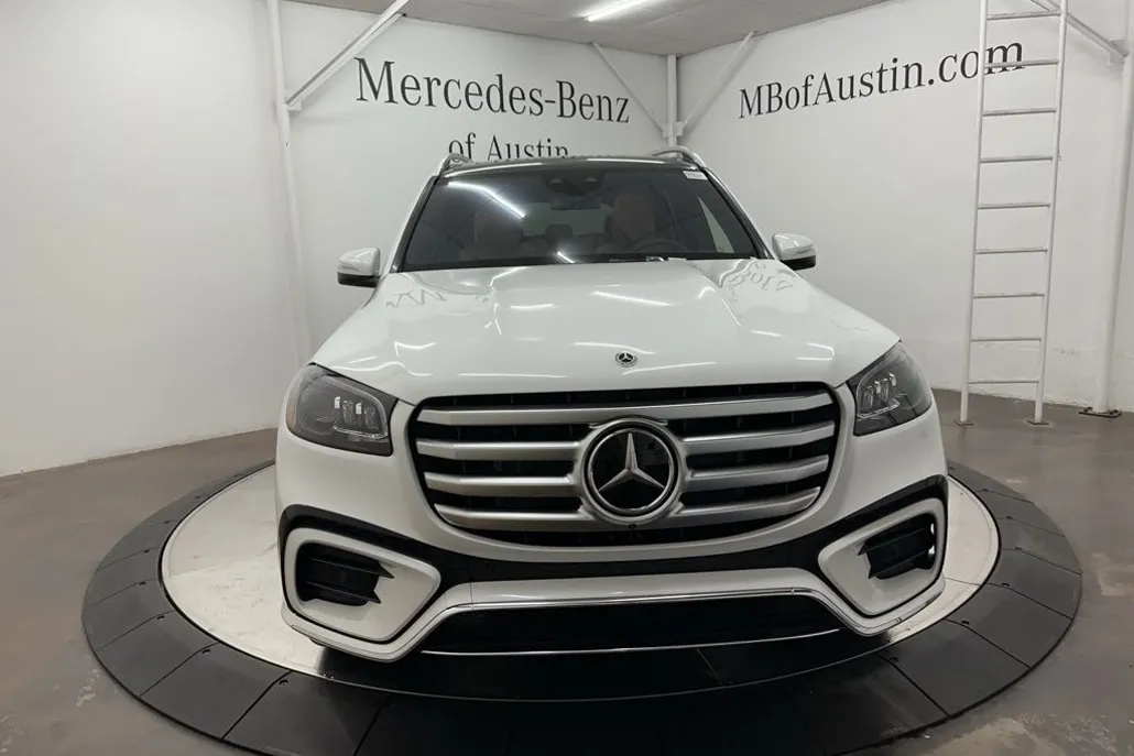 2026 Mercedes Benz GLS 580 4MATIC photo 1