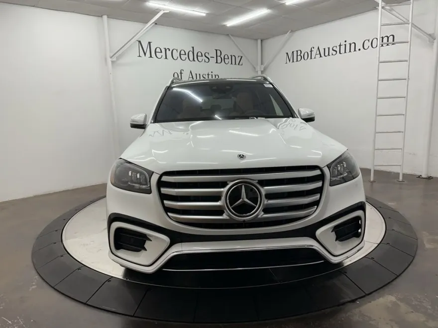 2026 Mercedes Benz GLS 580 4MATIC photo 1