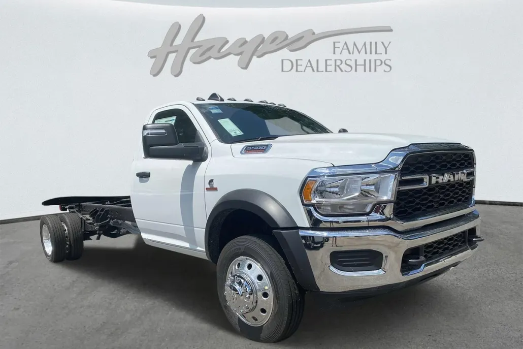 2024 Ram 5500 Tradesman photo 1