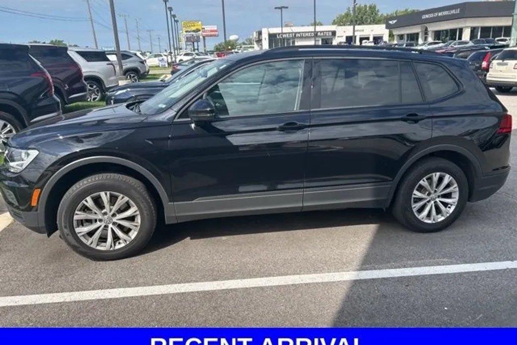 2020 Volkswagen Tiguan S photo 1