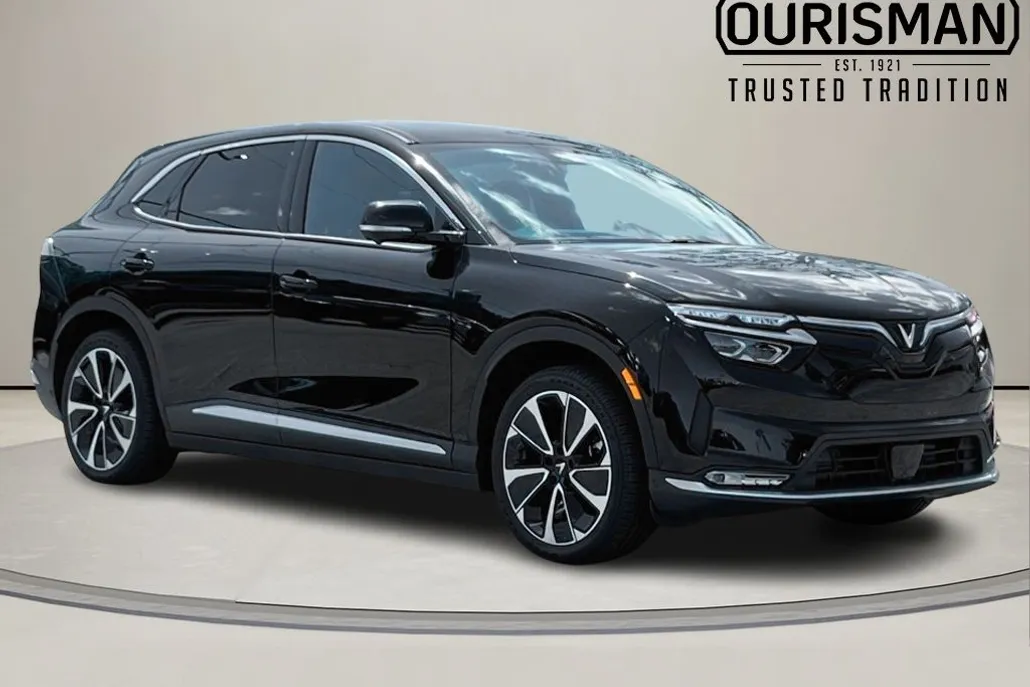 2025 Vinfast VF 8 8 photo 1