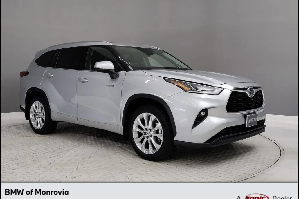 2021 Toyota Highlander Hybrid Limited photo 1
