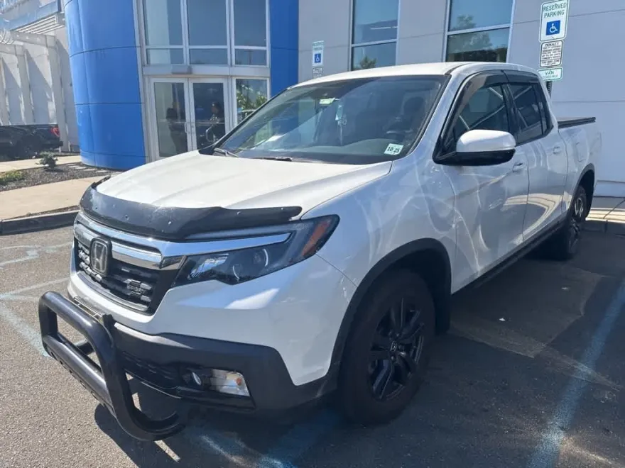2020 Honda Ridgeline Sport photo 1