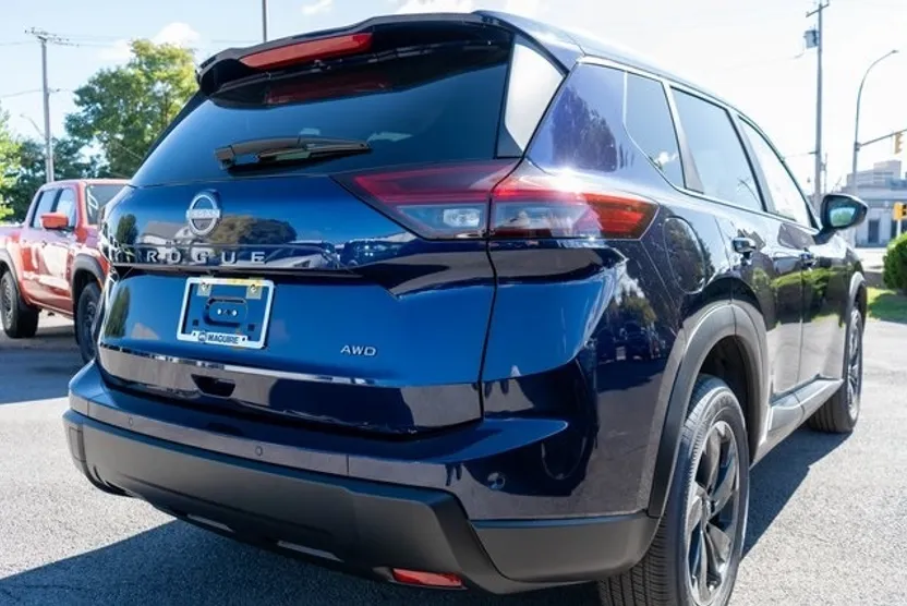 2026 Nissan Rogue SV photo 1