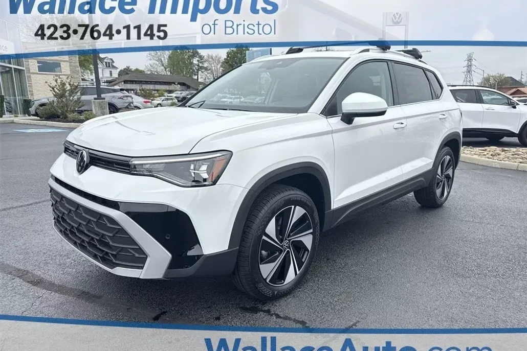 2025 Volkswagen Taos SE photo 1