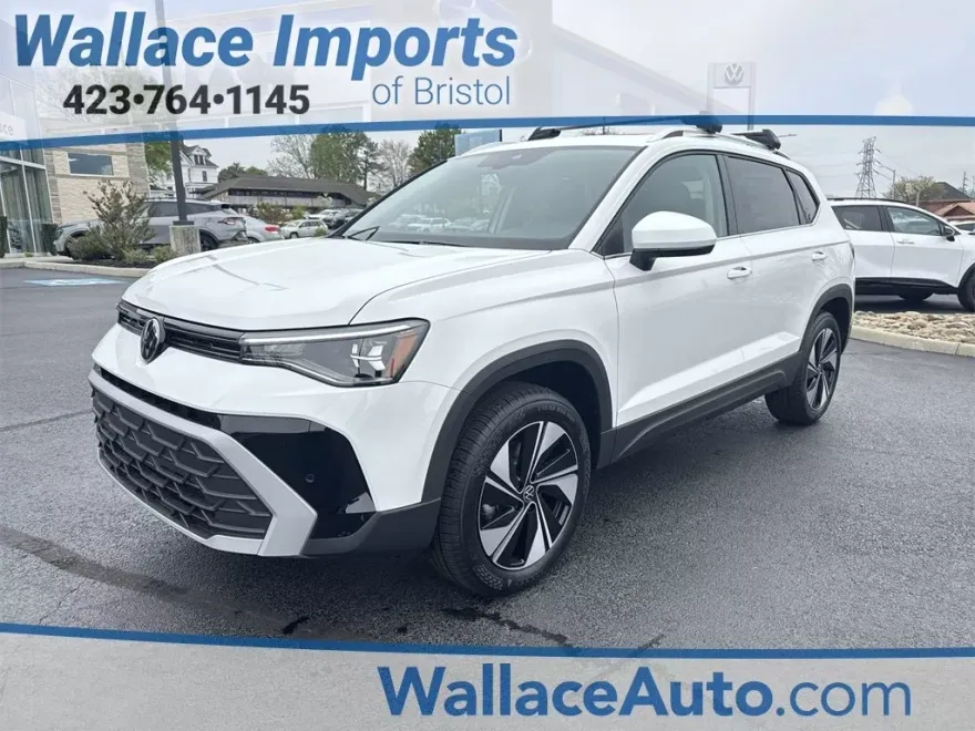 2025 Volkswagen Taos SE photo 1