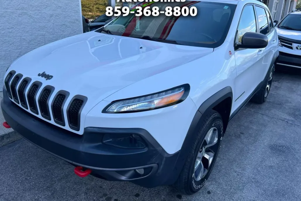 2015 Jeep Cherokee Trailhawk photo 1
