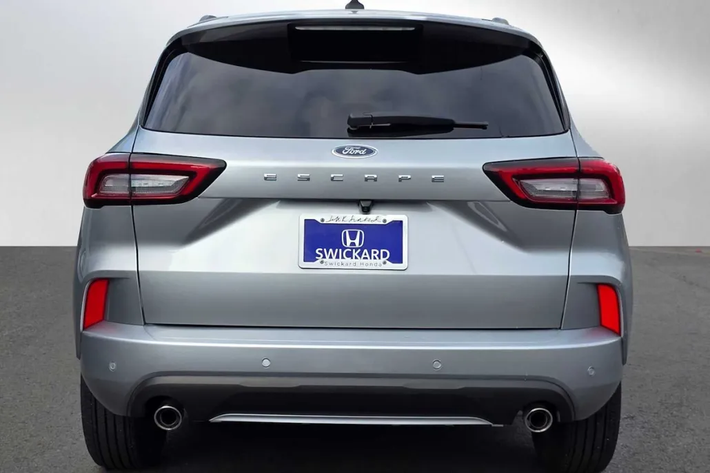 2024 Ford Escape ST-Line photo 1