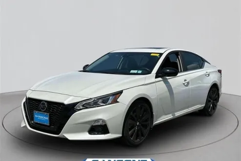 2022 Nissan Altima 2.5 SR photo 2