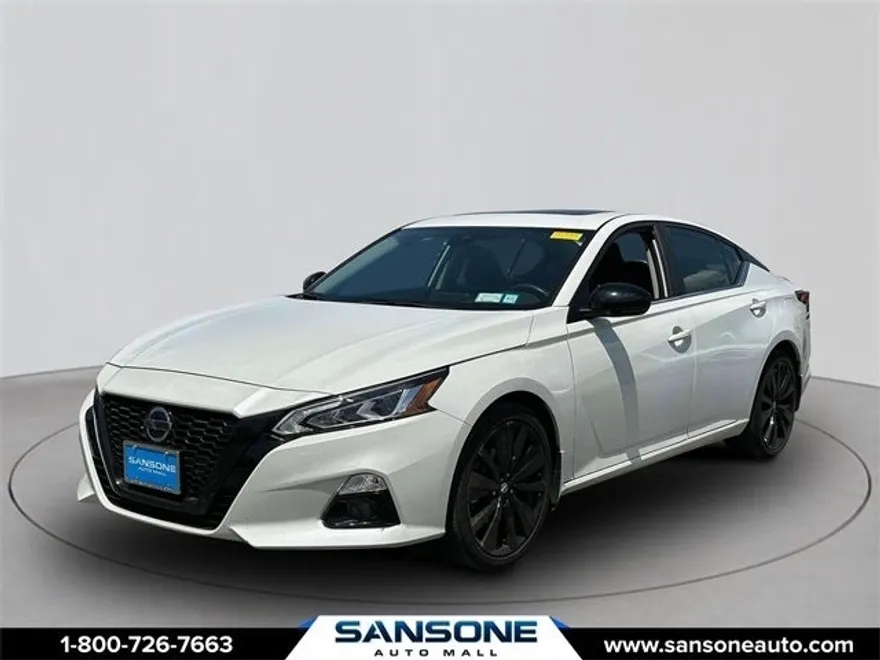 2022 Nissan Altima 2.5 SR photo 2