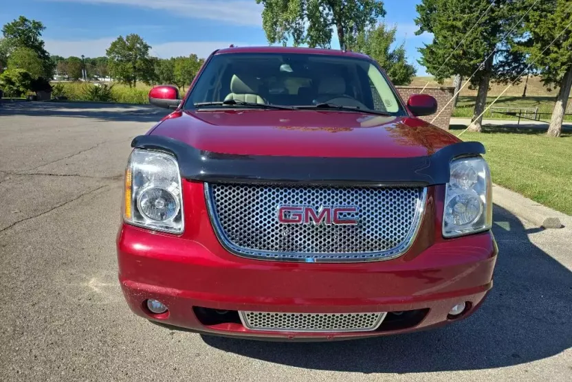 2008 Gmc Yukon XL 1500 Denali photo 1