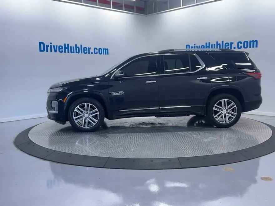 2023 Chevrolet Traverse High Country photo 1