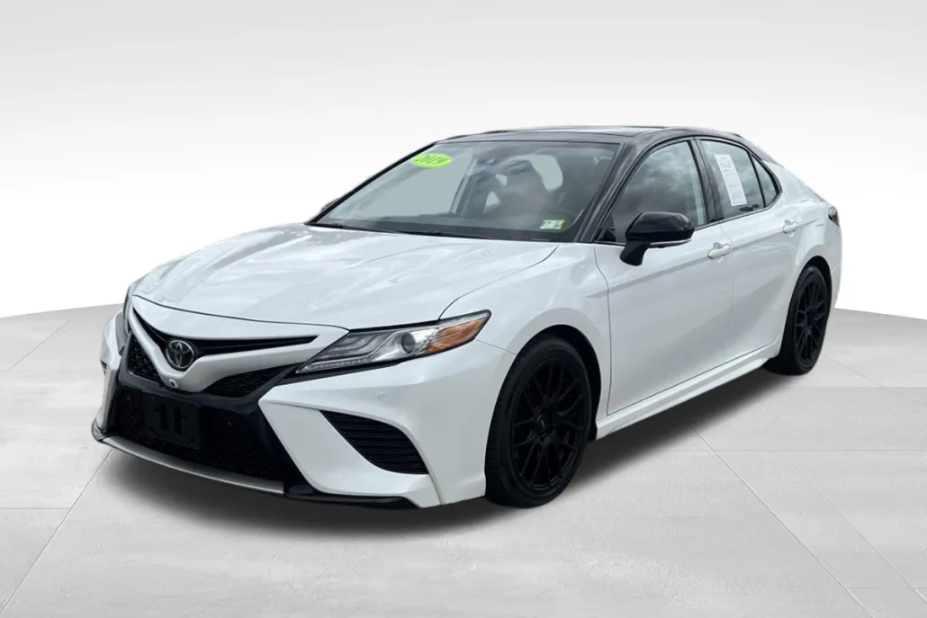2019 Toyota Camry XSE V6 photo 1