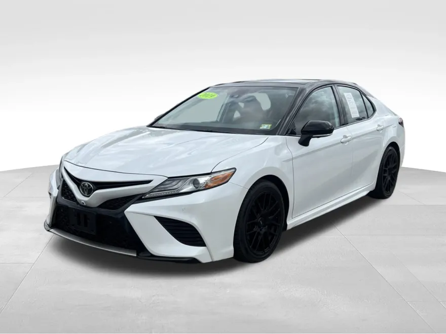 2019 Toyota Camry XSE V6 photo 1