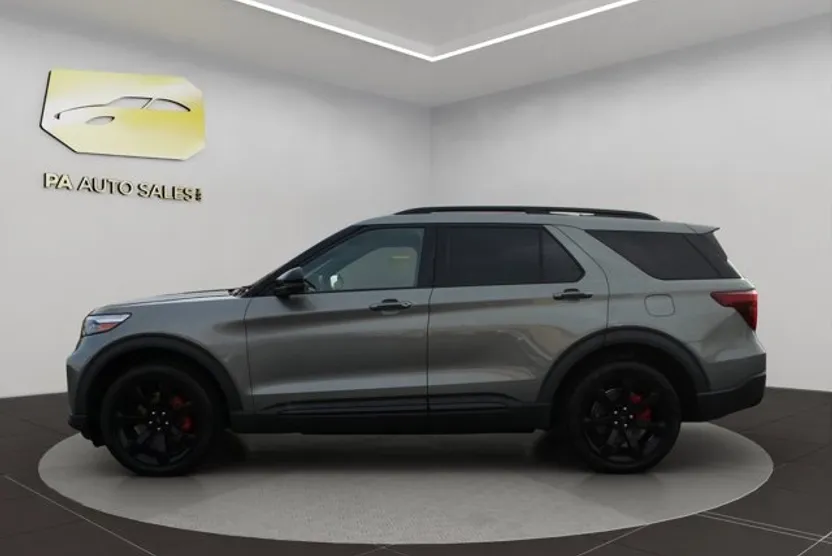 2020 Ford Explorer ST photo 1