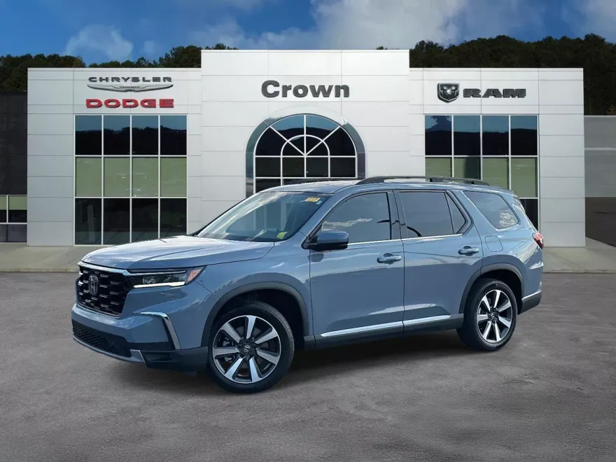 2025 Honda Pilot Touring photo 1