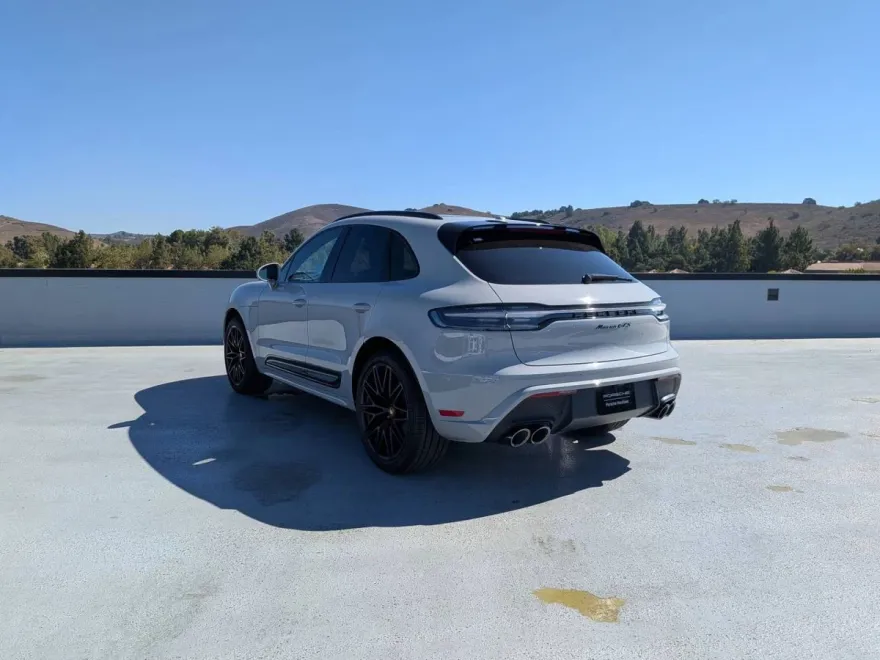 2025 Porsche Macan GTS photo 1