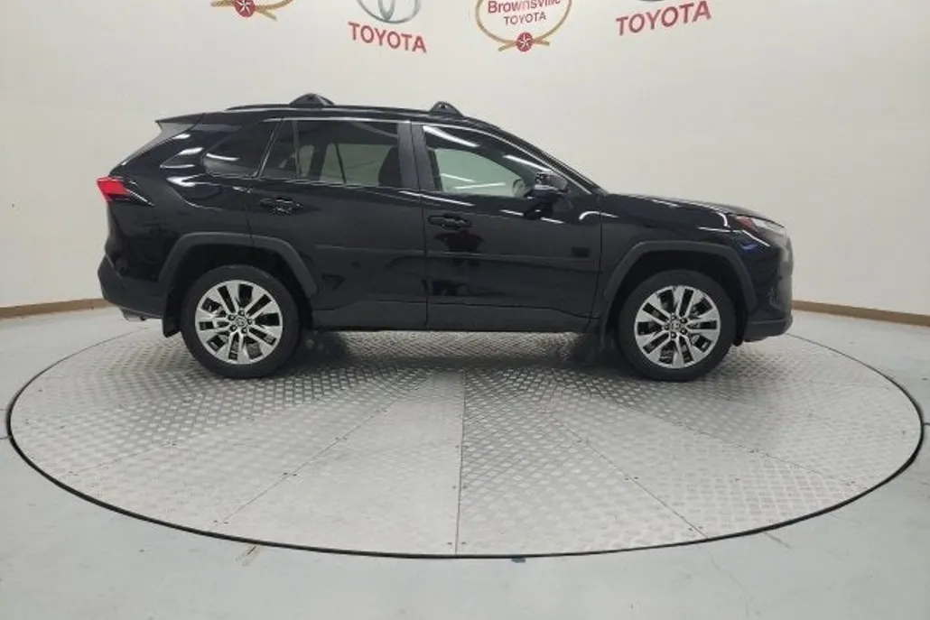 2024 Toyota RAV4 XLE Premium photo 1