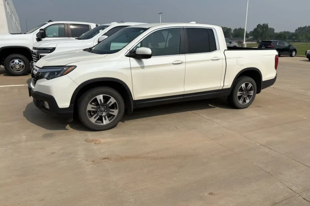 2017 Honda Ridgeline RTL-T photo 1