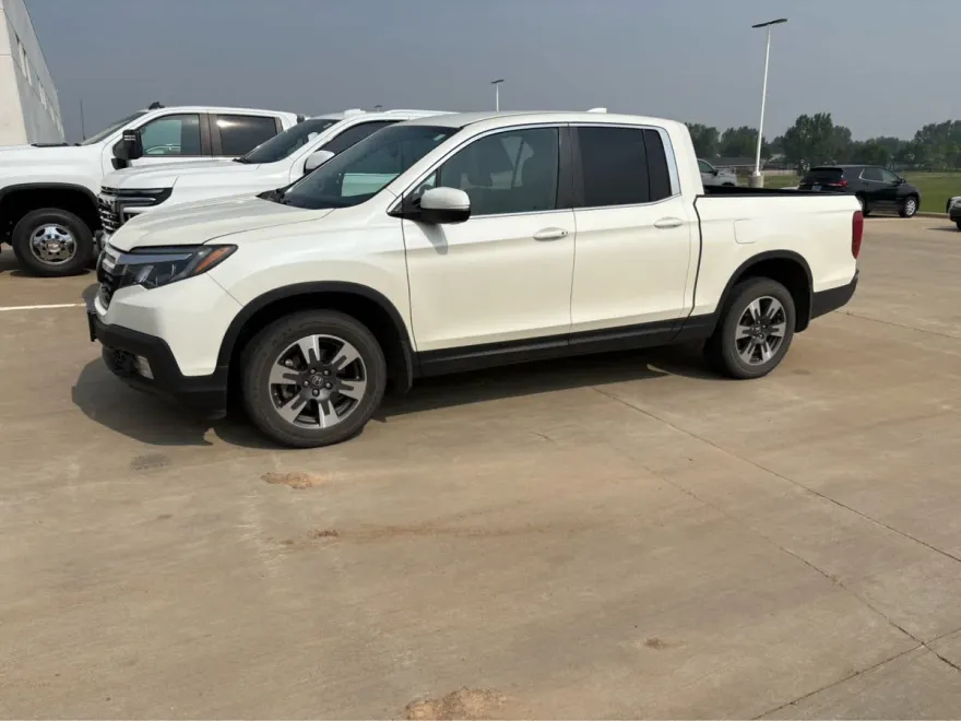 2017 Honda Ridgeline RTL-T photo 1