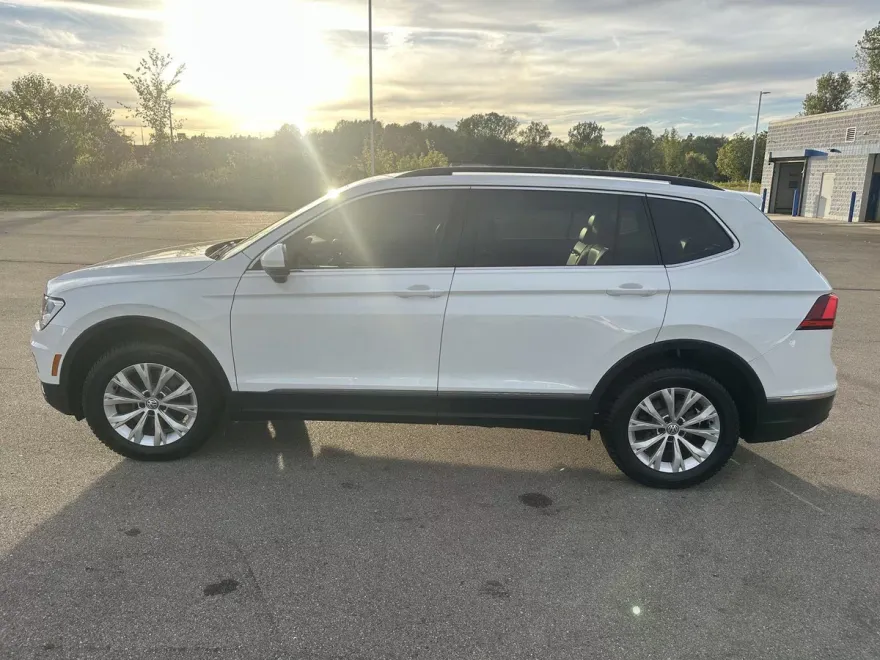2018 Volkswagen Tiguan SEL photo 1