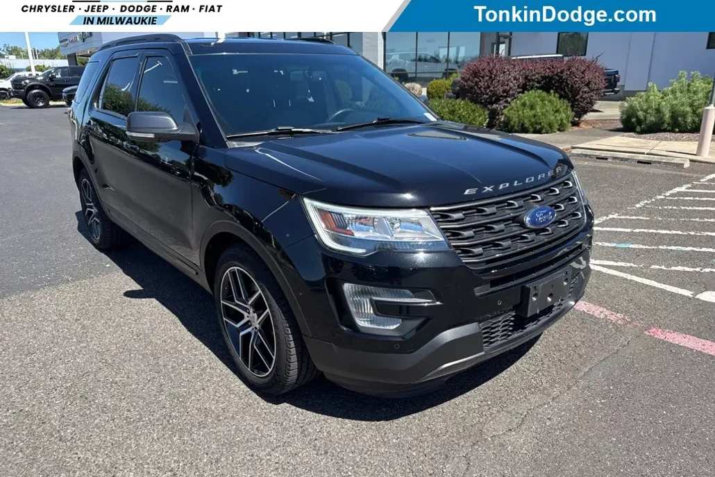 2017 Ford Explorer XLT photo 1