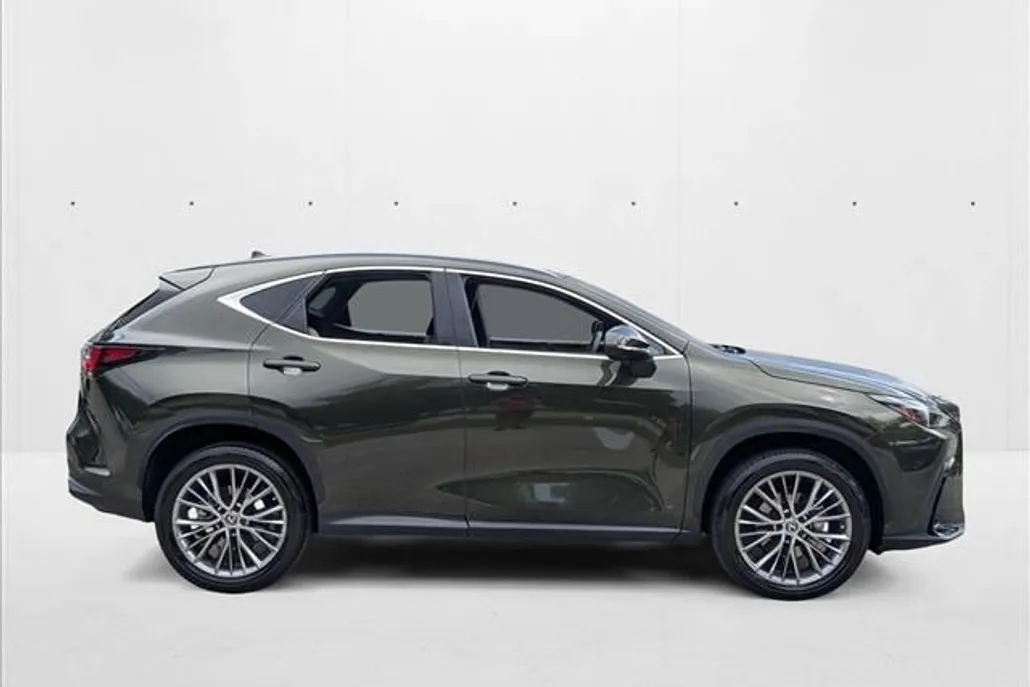 2023 Lexus NX 350 Luxury photo 1