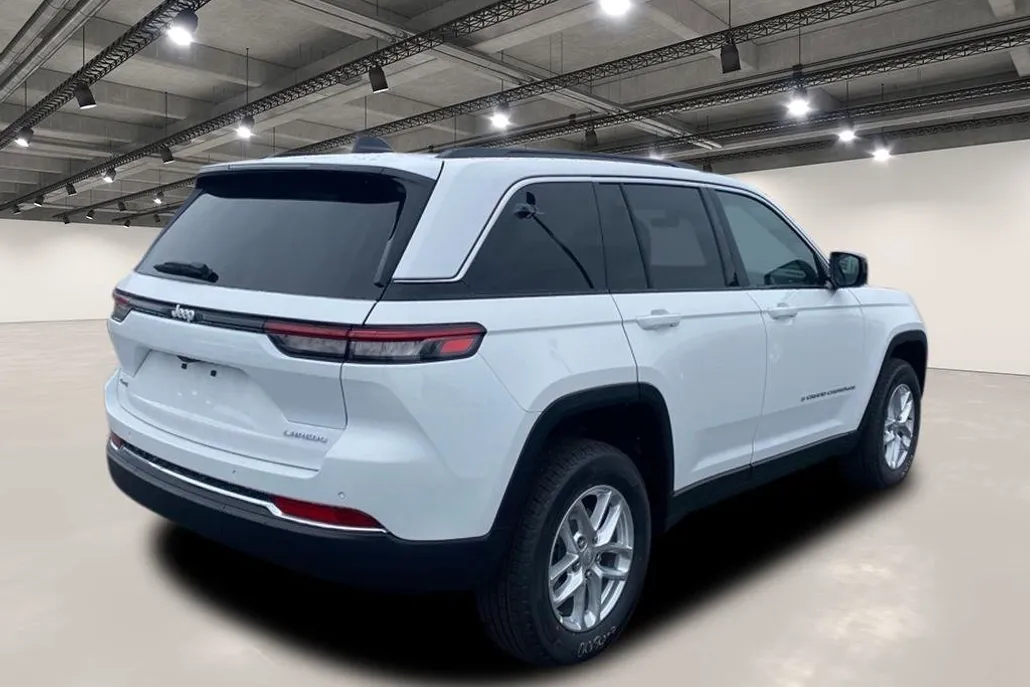 2025 Jeep Grand Cherokee Laredo X photo 1