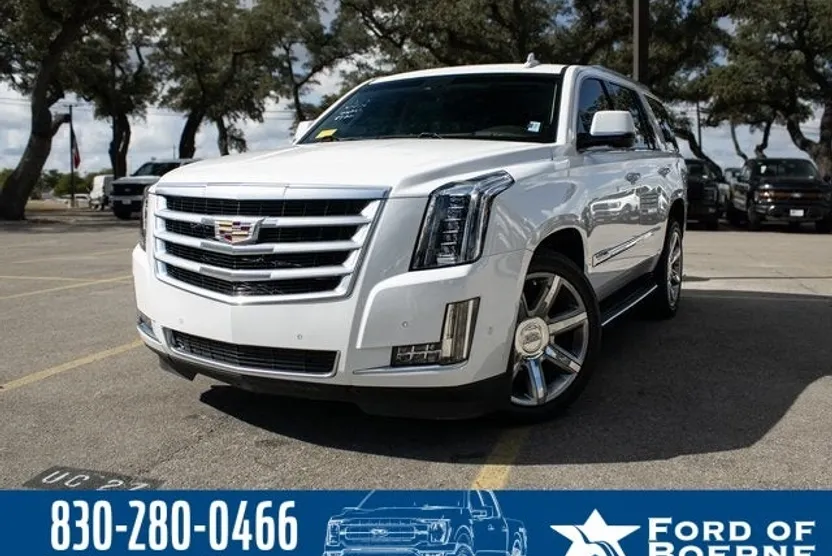 2017 Cadillac Escalade Luxury photo 1