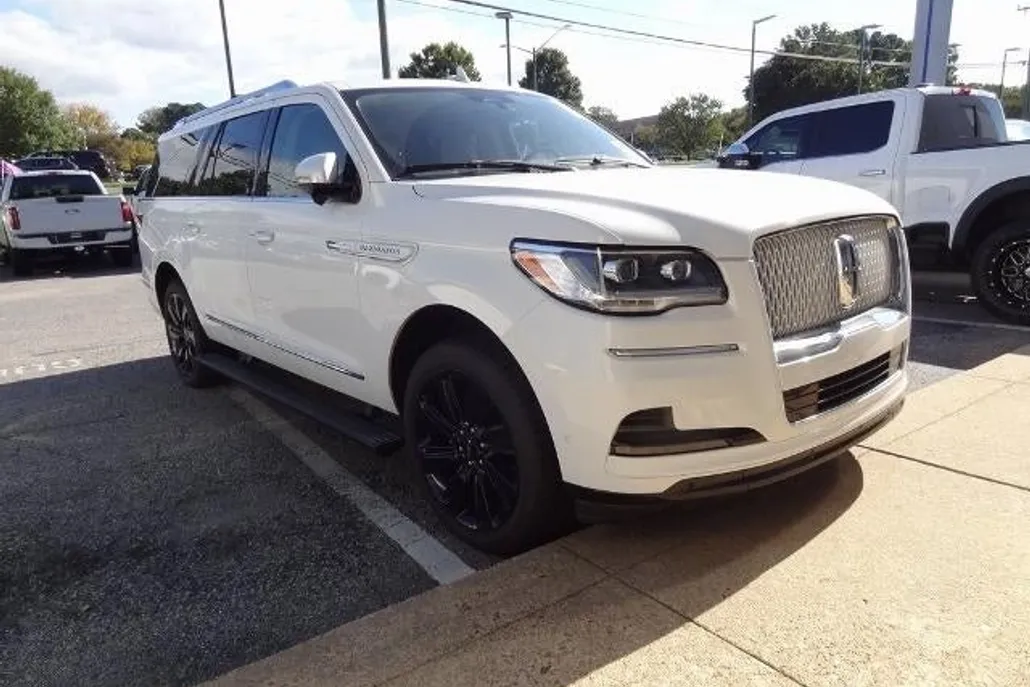2022 Lincoln Navigator L Reserve photo 1