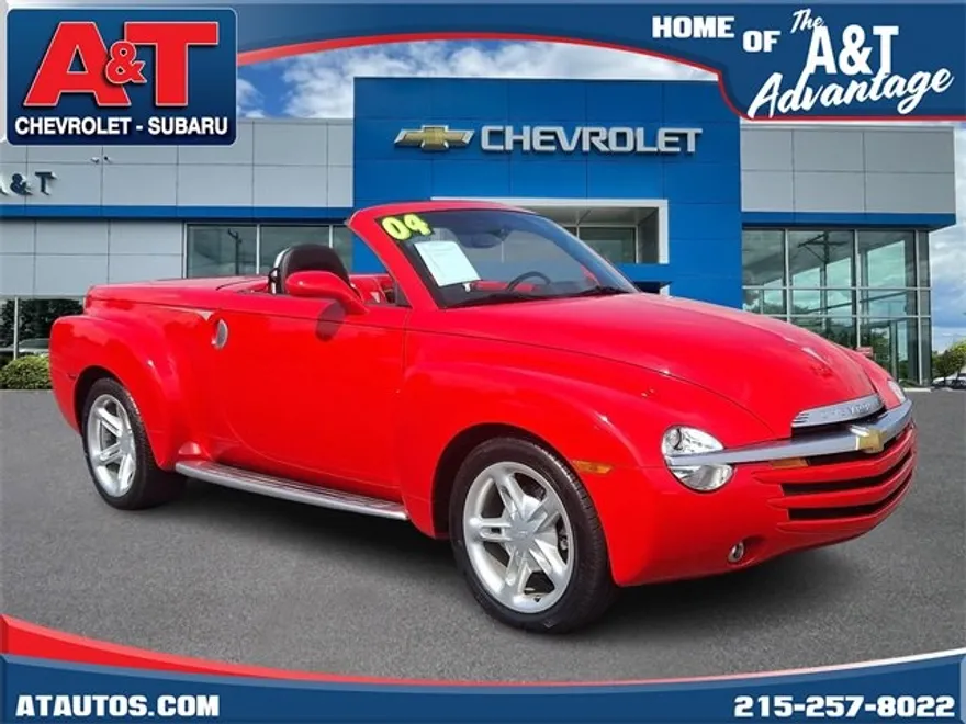 2004 Chevrolet SSR Base photo 1
