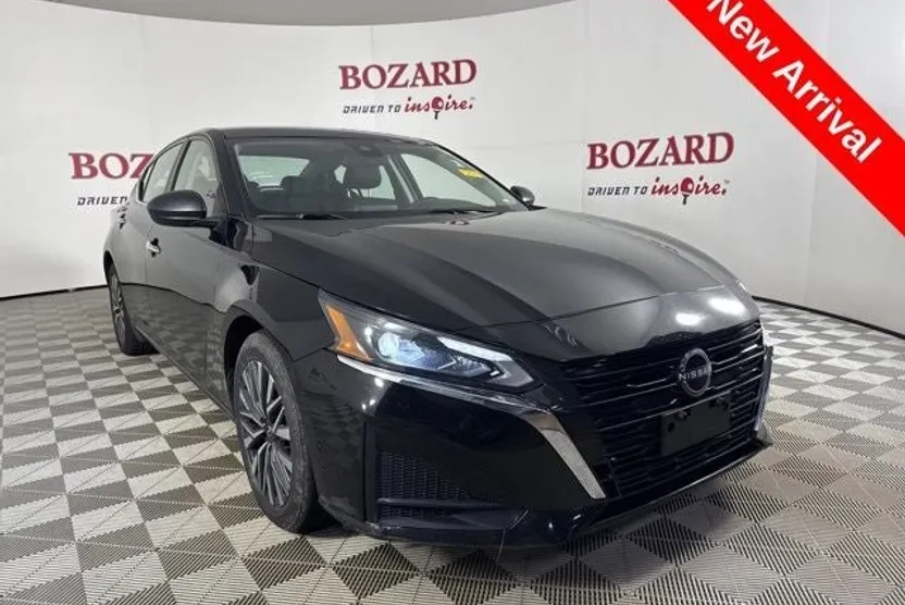 2024 Nissan Altima 2.5 SV photo 1
