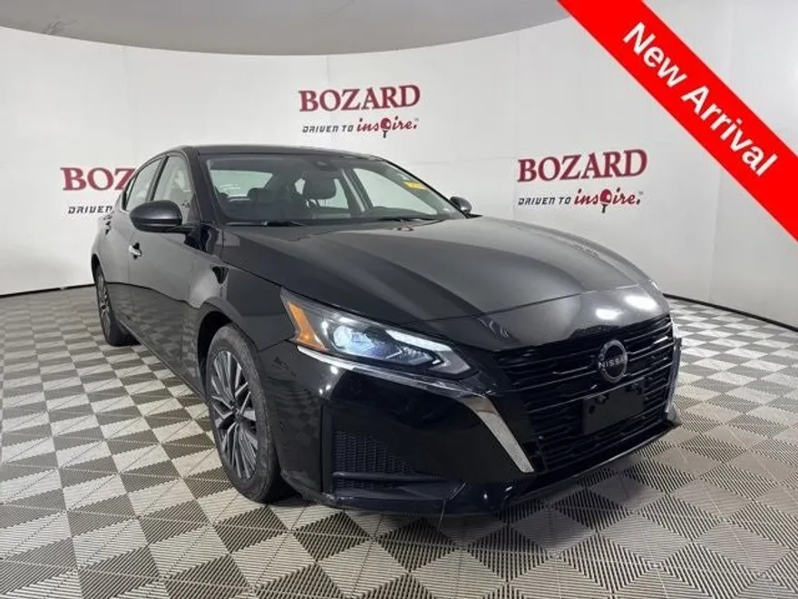 2024 Nissan Altima 2.5 SV photo 1