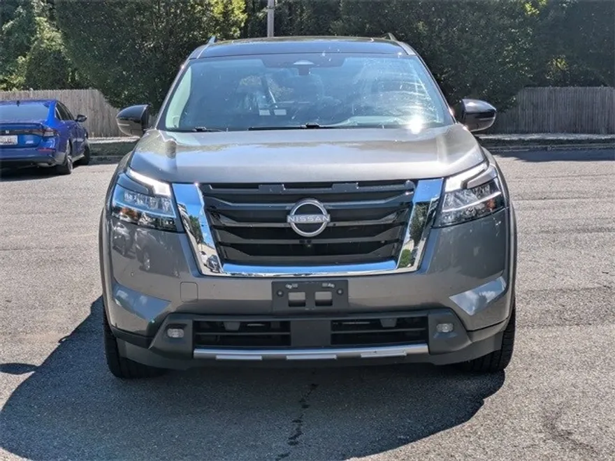 2022 Nissan Pathfinder Platinum photo 1