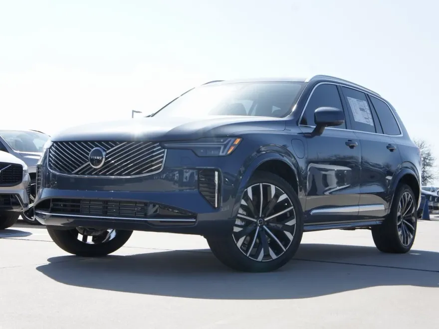 2025 Volvo XC90 T8 Plus photo 1