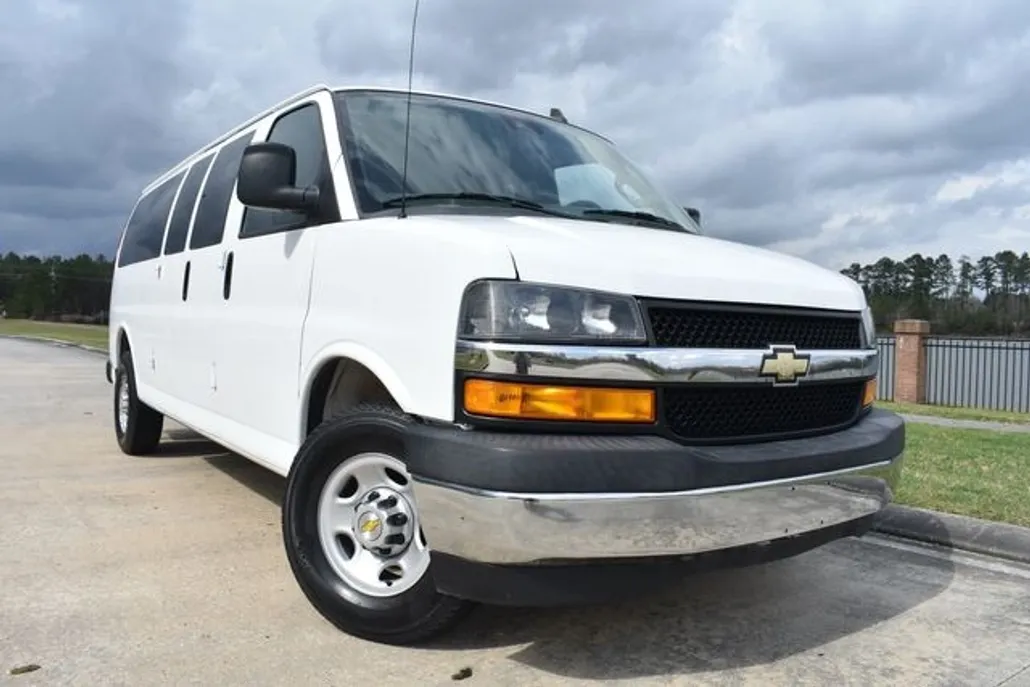 2020 Chevrolet Express LT 3500 photo 1