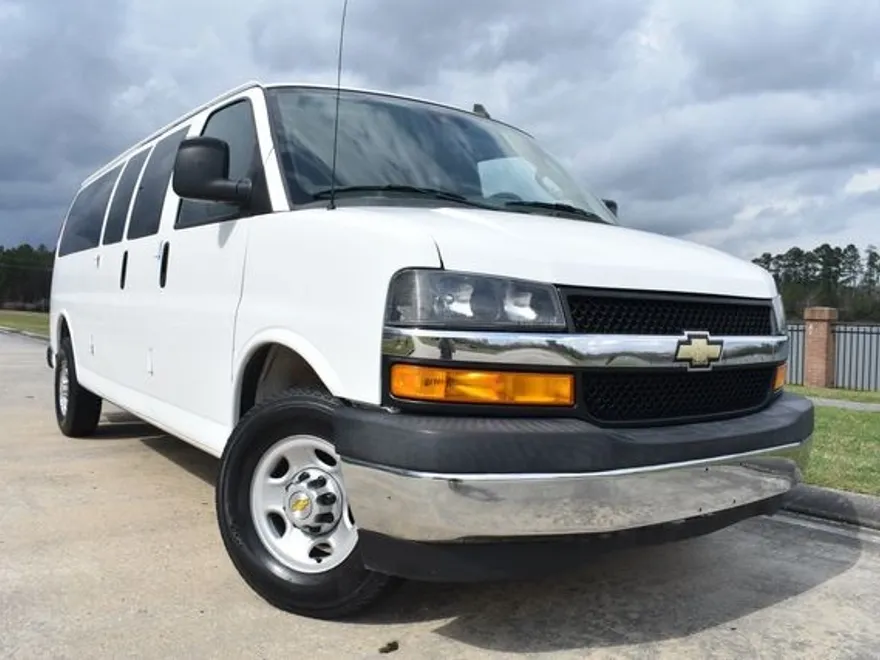 2020 Chevrolet Express LT 3500 photo 1