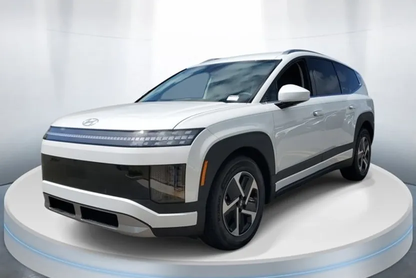 2026 Hyundai Ioniq SE photo 1